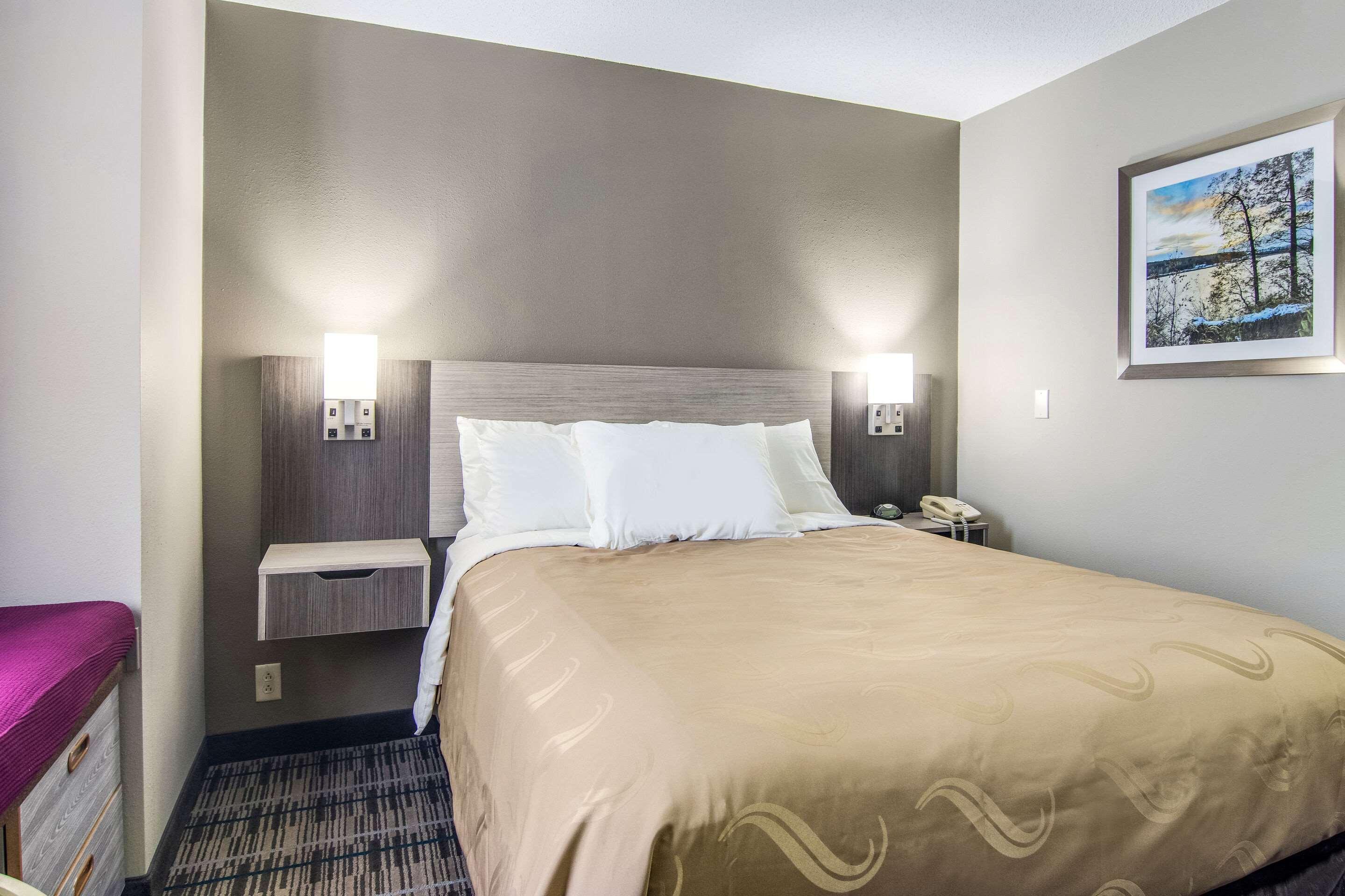 Monroe Heights Grove Hotel Grove City