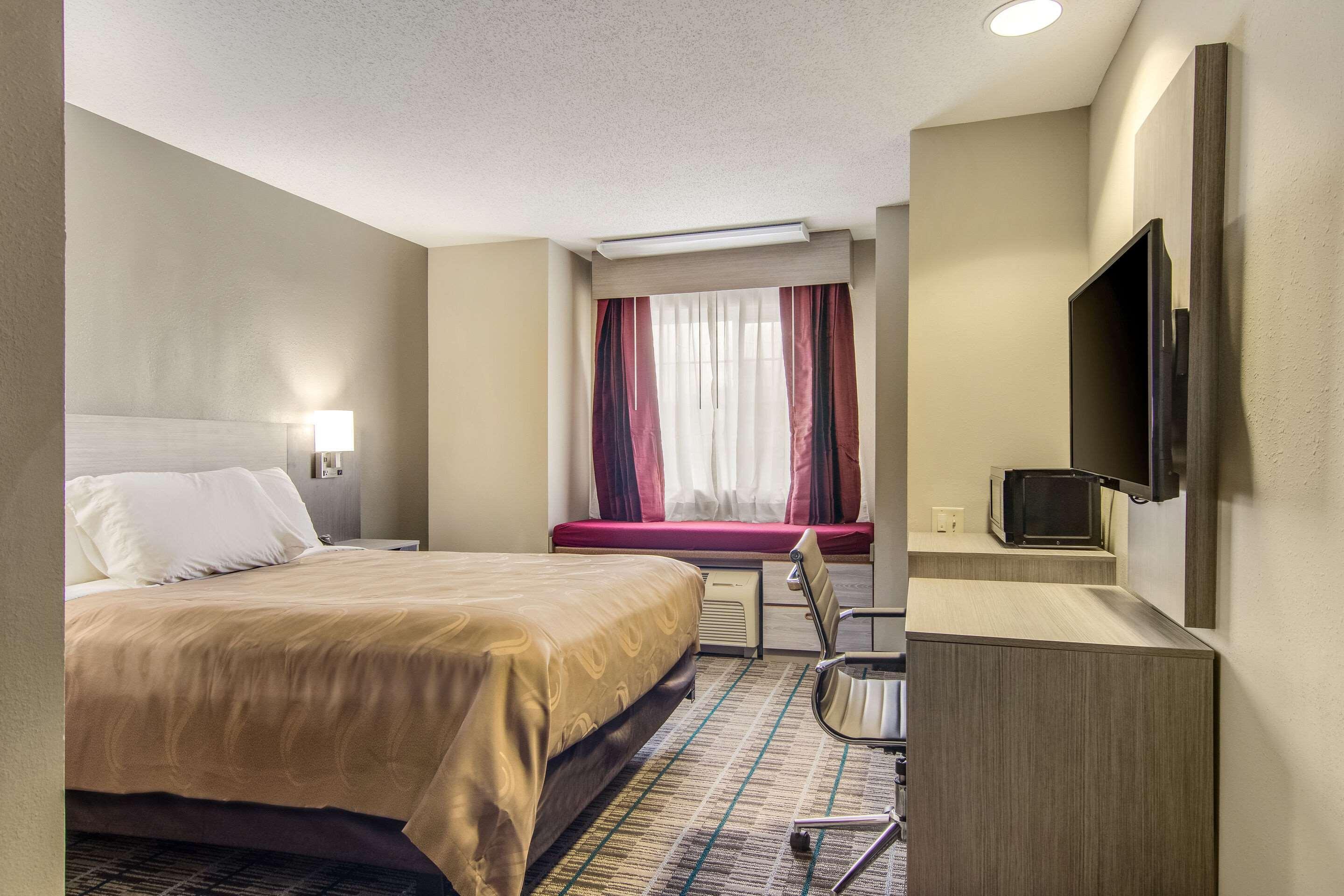 Monroe Heights Grove Hotel 2*