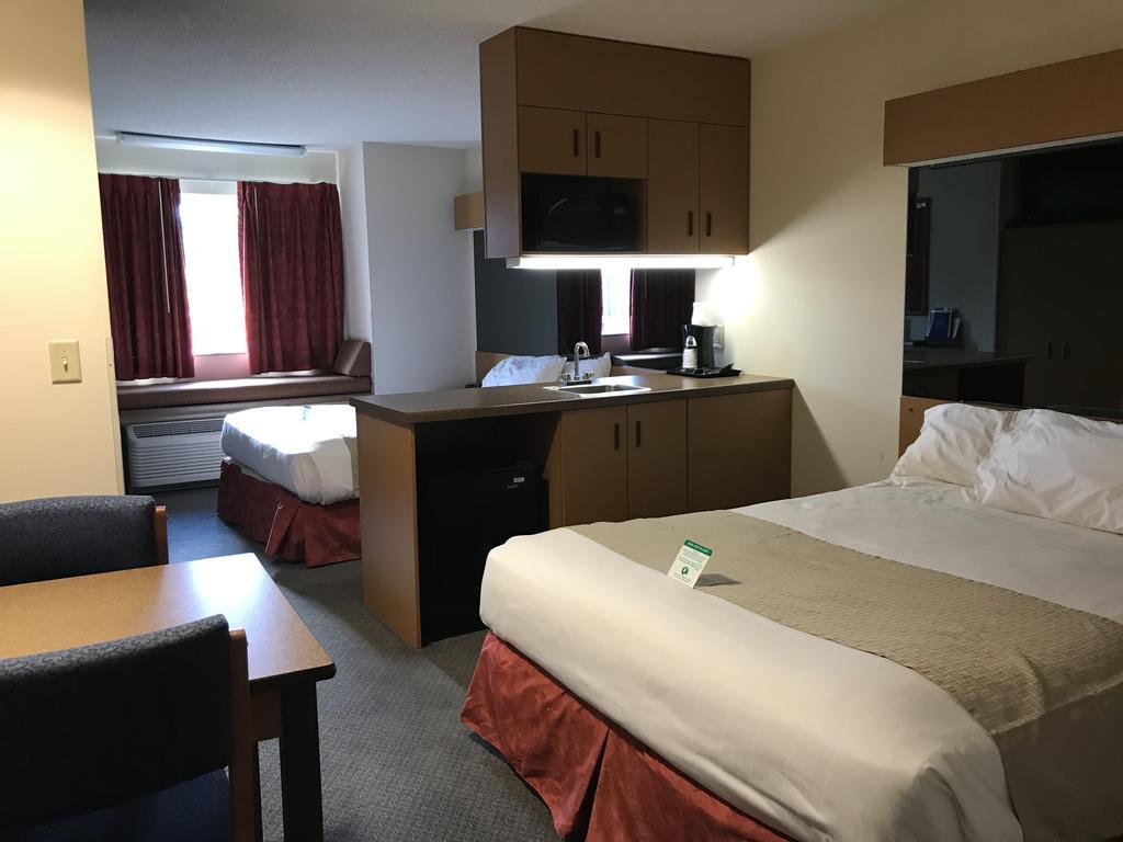 Hotel Monroe Heights Grove 2*